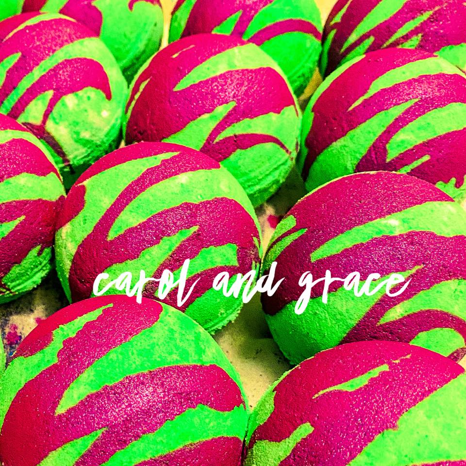 IT'S CHRISTMAS BATH BOMB