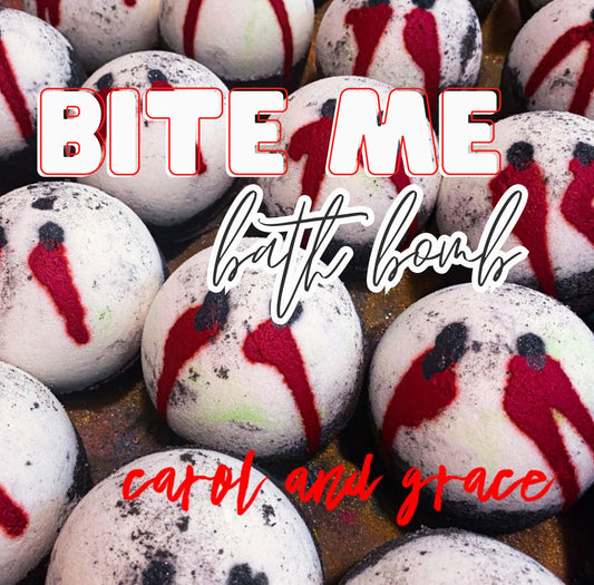 BITE ME 🧛🏻‍♀️🫦 BATH BOMB